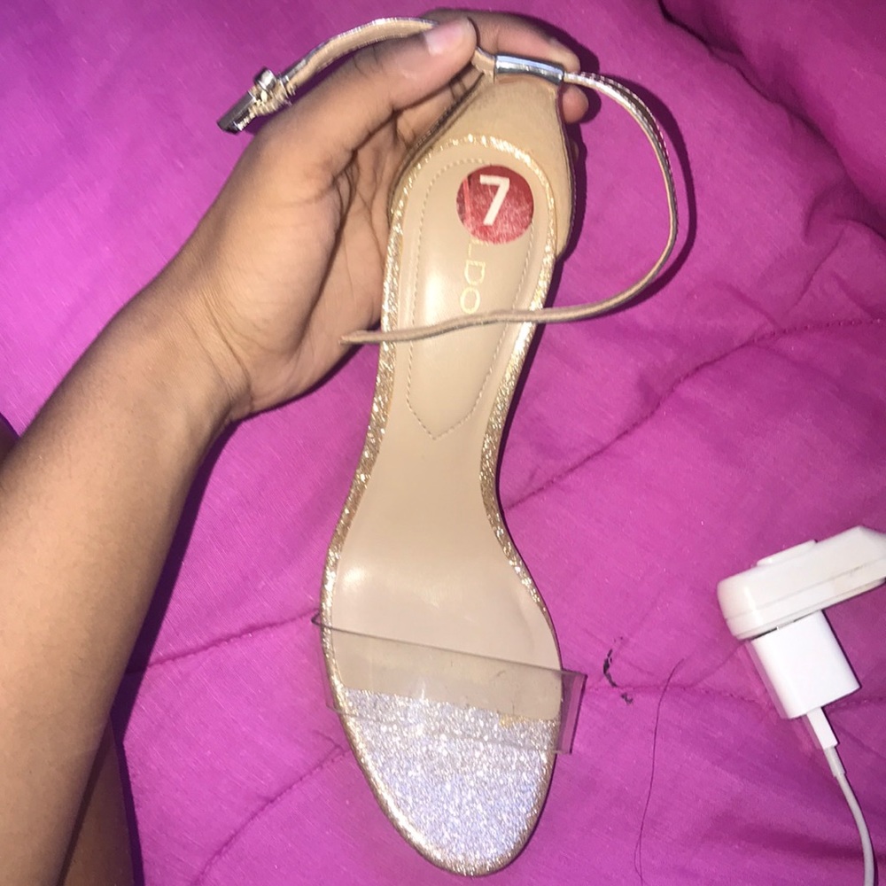 Heels - Picture 3 of 4